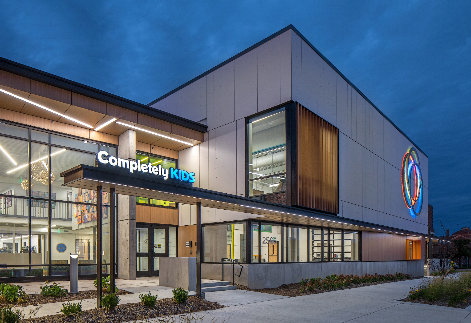 Completely Kids: Exterior