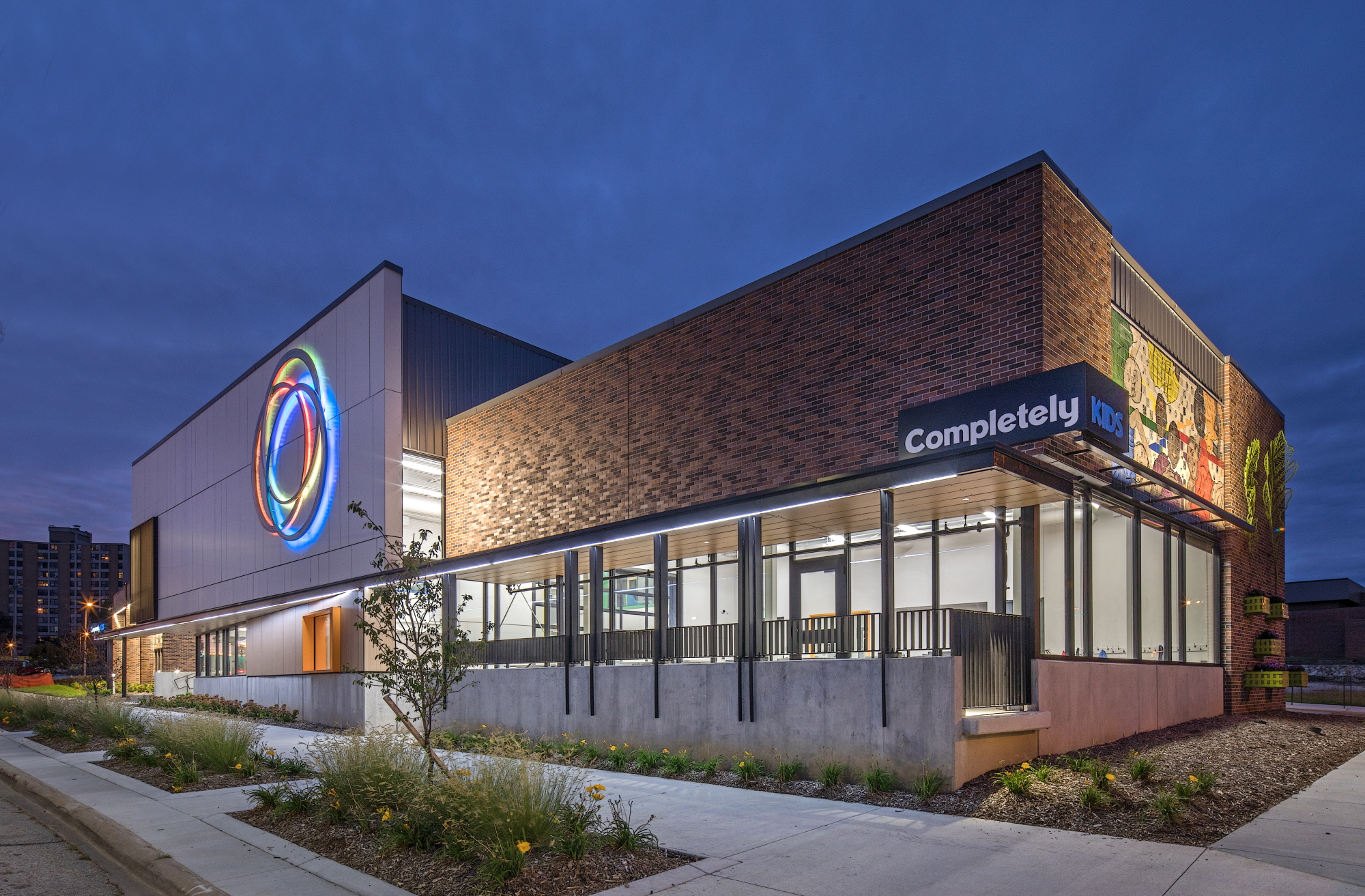 Completely Kids: Exterior 2